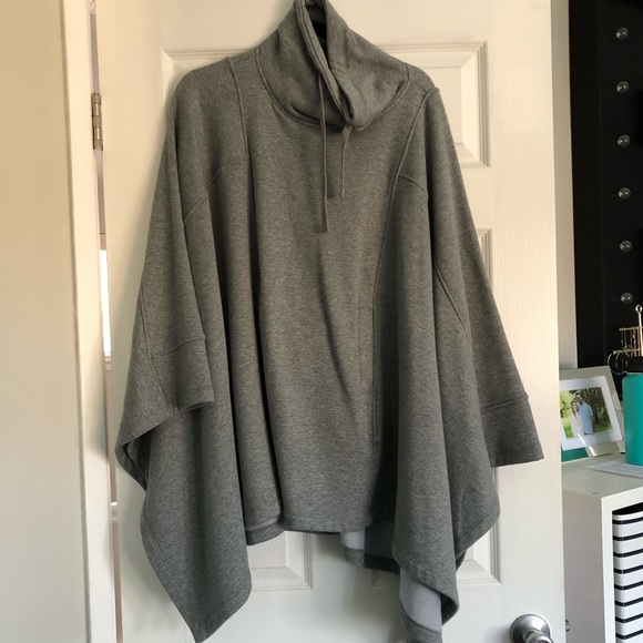 UGG Jackets & Blazers - UGG oversized poncho UGG Jackets & Blazers - UGG oversized poncho